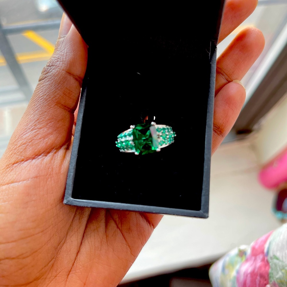Emerald colored ring
